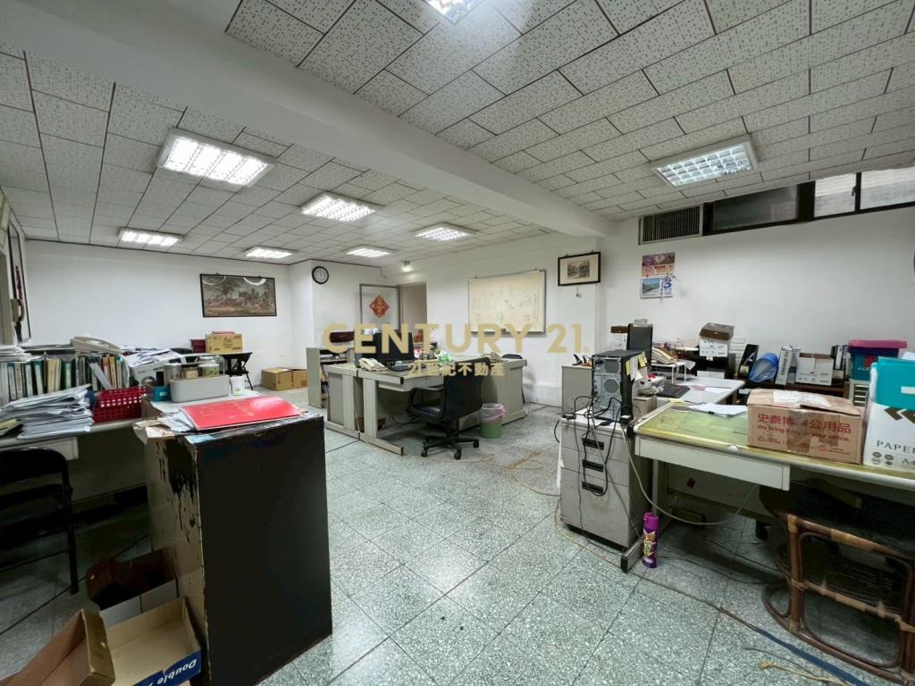 大安庭院車庫一樓