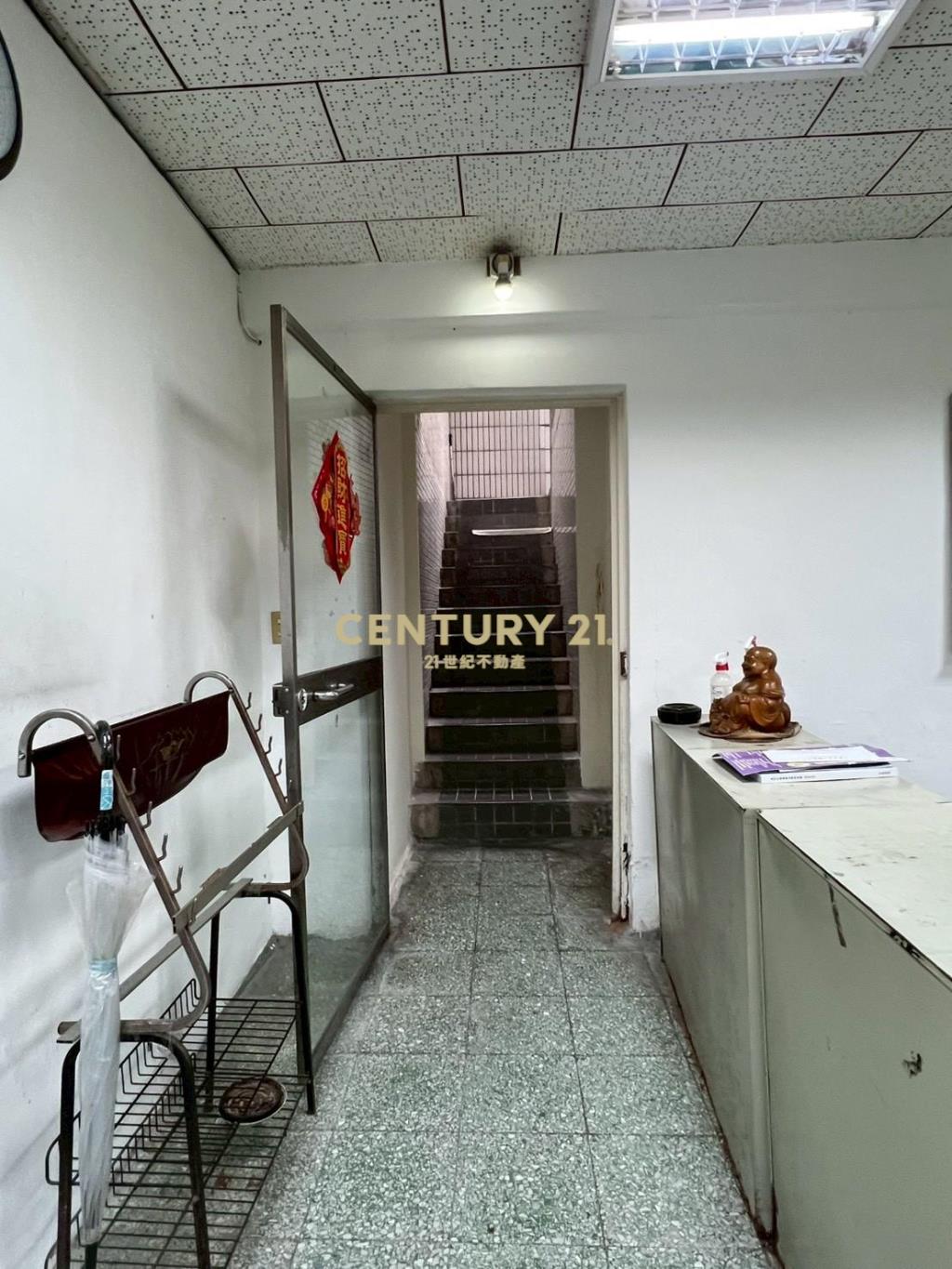 大安庭院車庫一樓