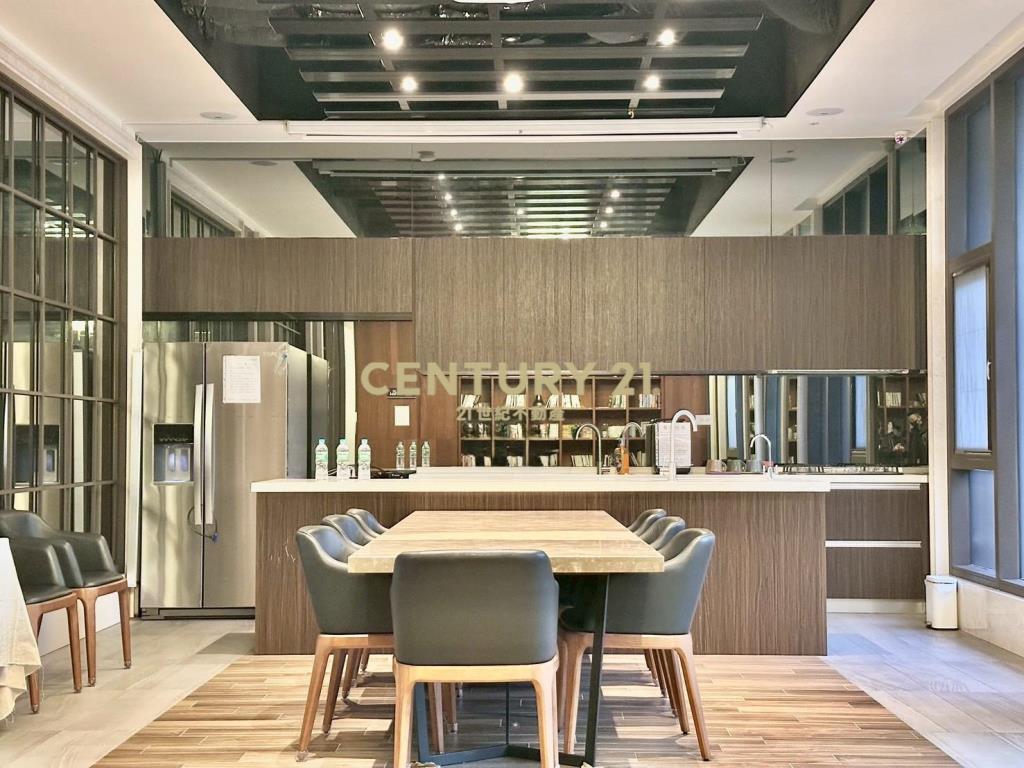 新潤峰耘挑高雙車位