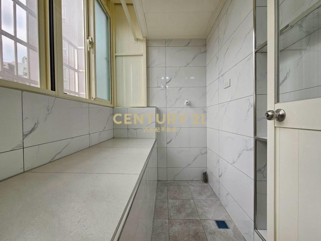 板橋富山美妝鼎佳