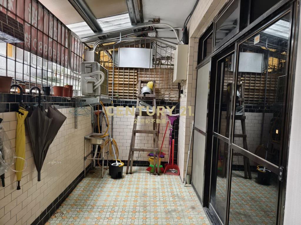 市中心旁收租透天厝