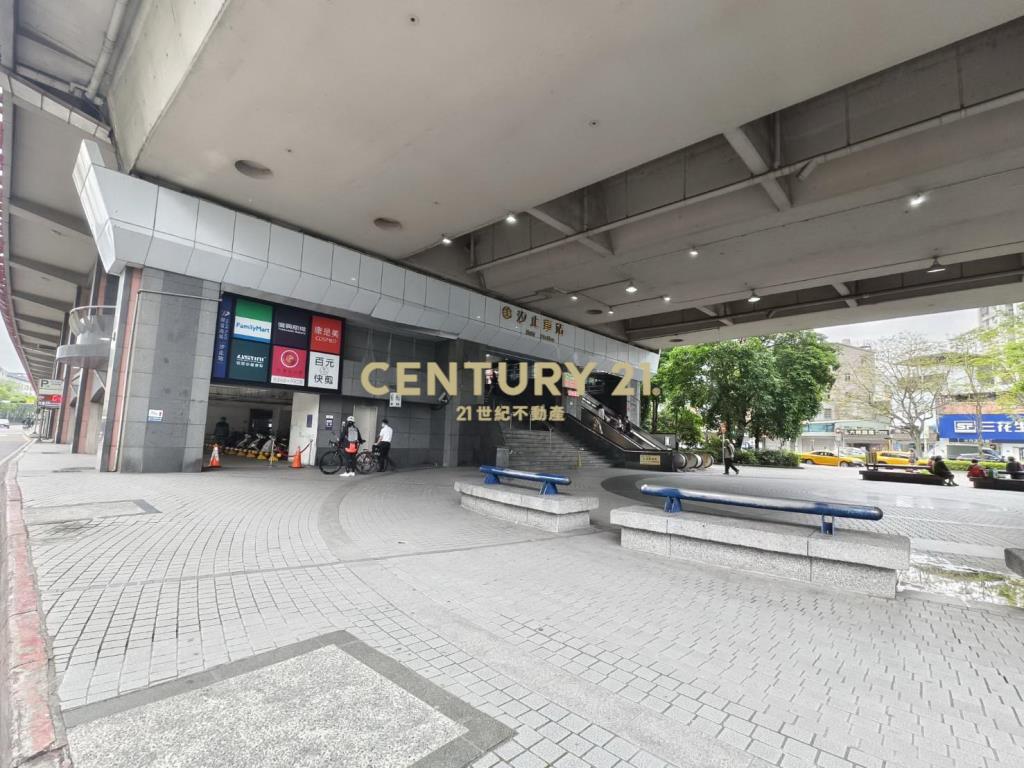 市中心旁收租透天厝