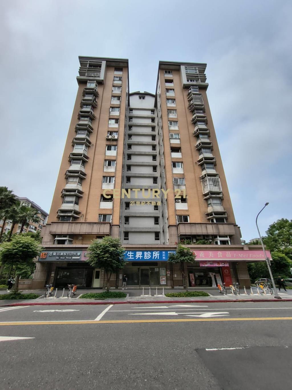 健安新城金店面