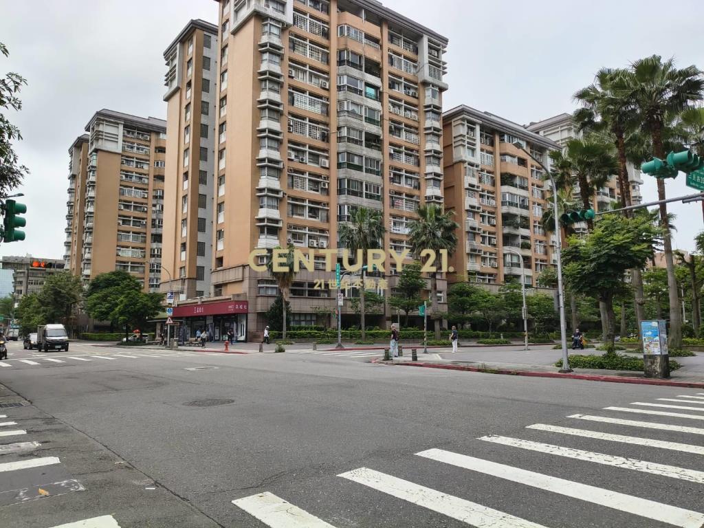 健安新城金店面