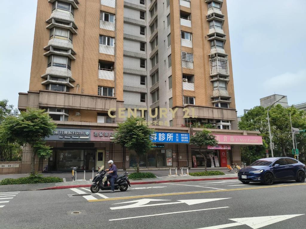 健安新城金店面