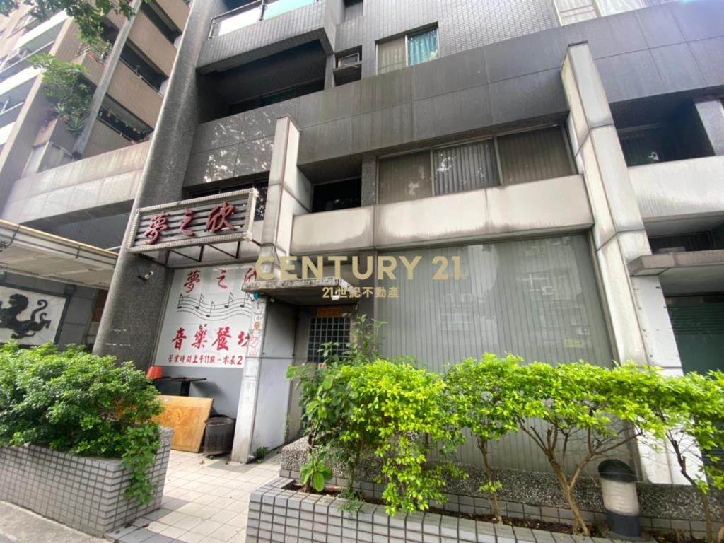 松信路挑高金店面