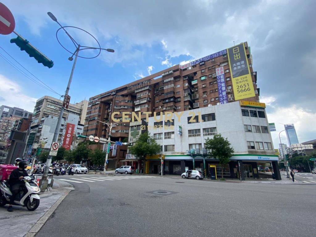 松信路挑高金店面