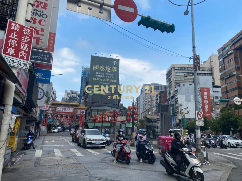 松信路挑高金店面