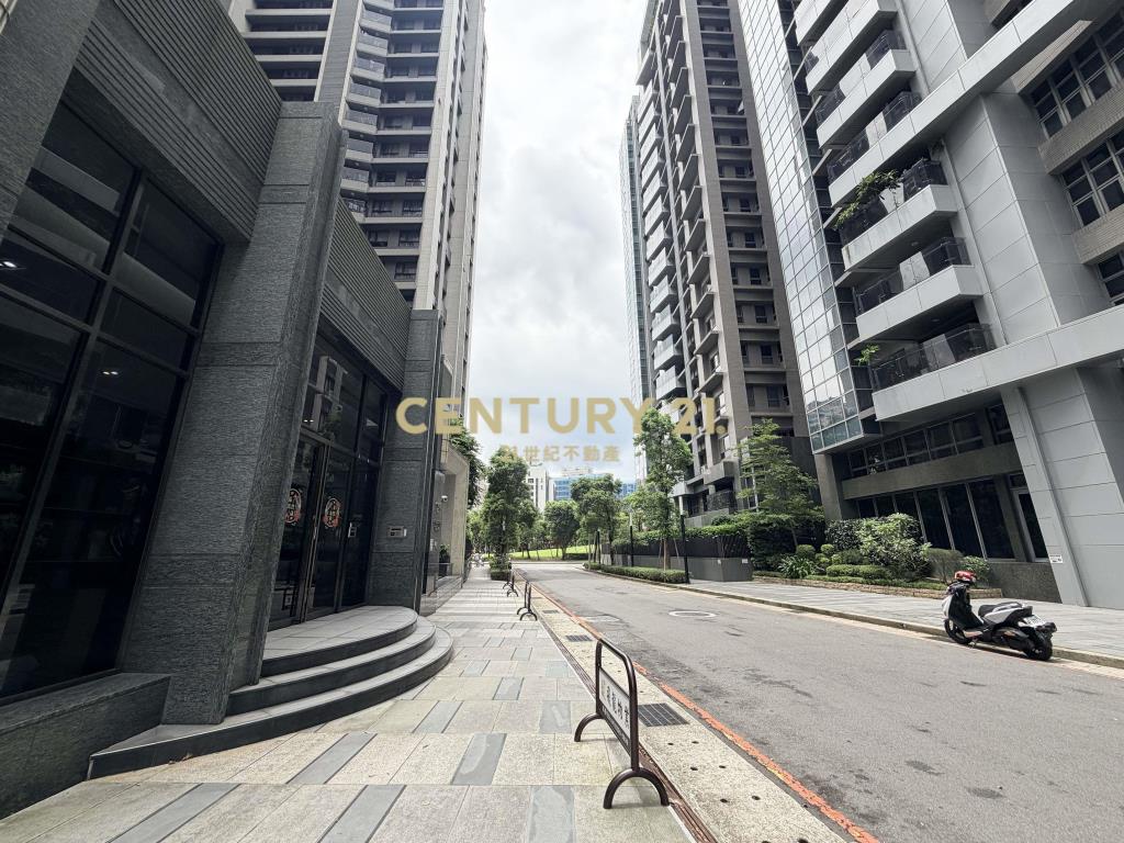 湛藍幸福美景2房車
