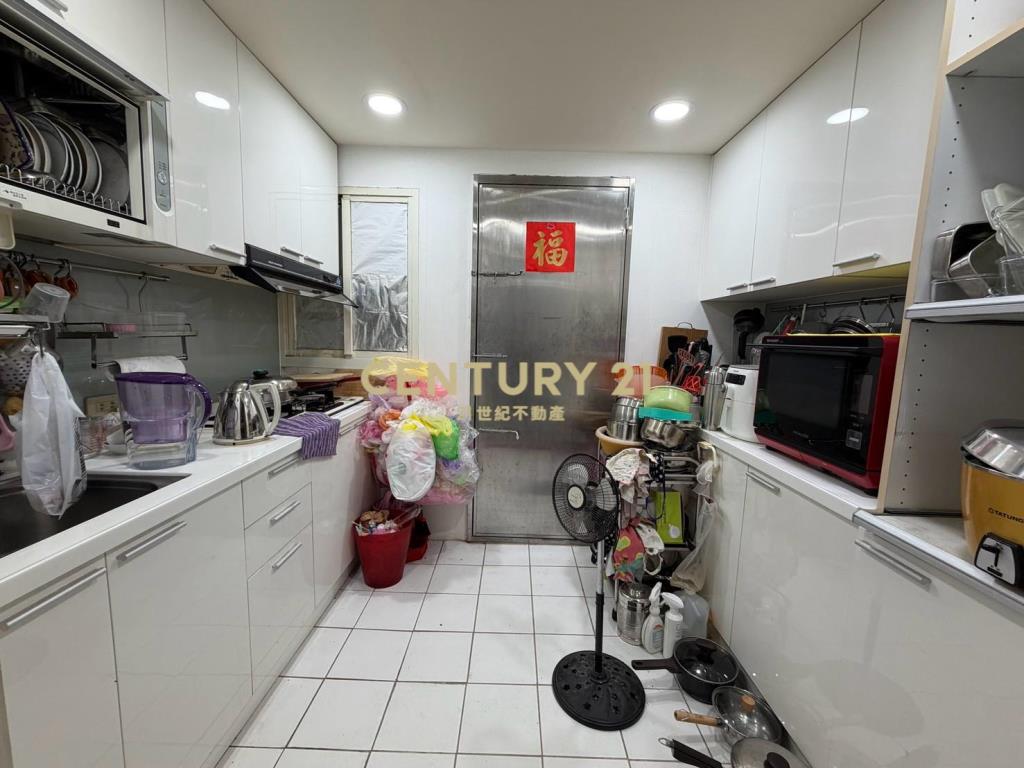 新店邊間庭院一樓