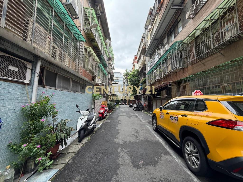 新店邊間庭院一樓