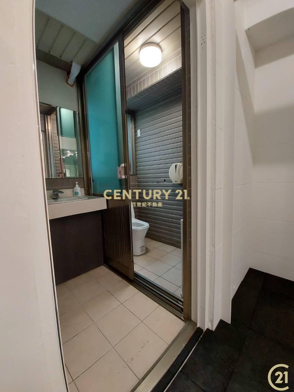 (323)台北後站金店面+7車位