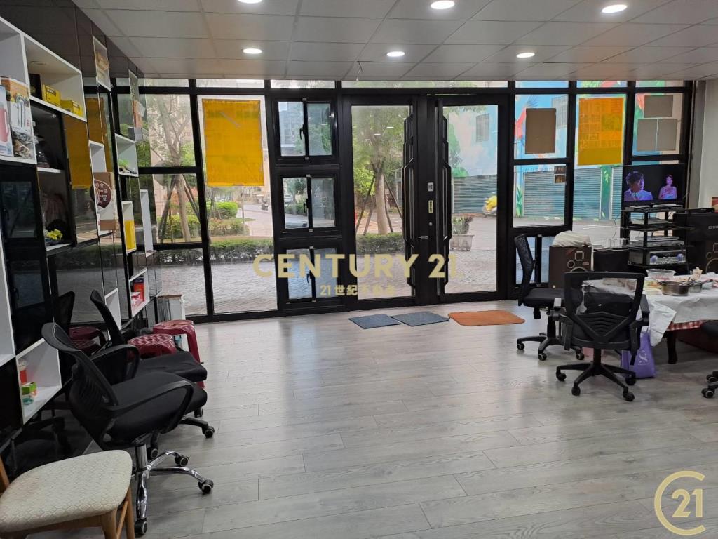 (009)新北產業園區三角窗金店面