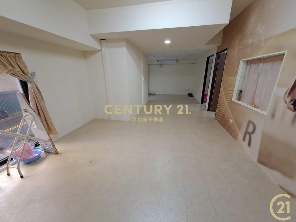 (009)新北產業園區三角窗金店面