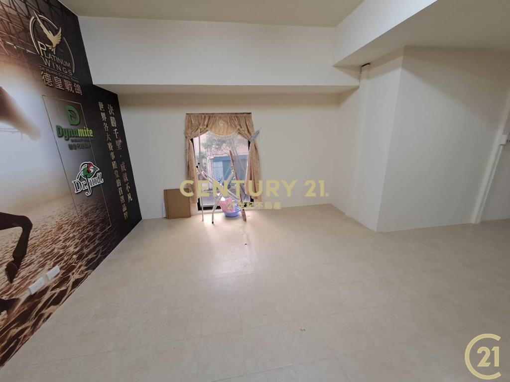 (009)新北產業園區三角窗金店面