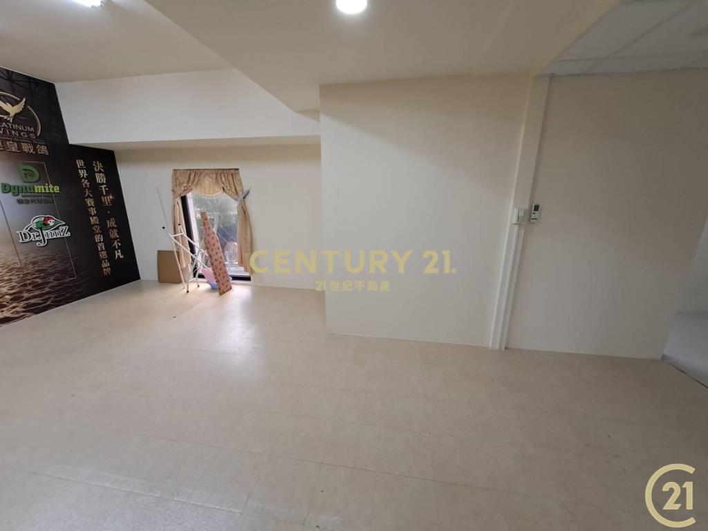 (009)新北產業園區三角窗金店面