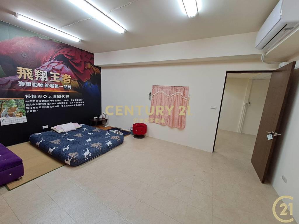 (009)新北產業園區三角窗金店面