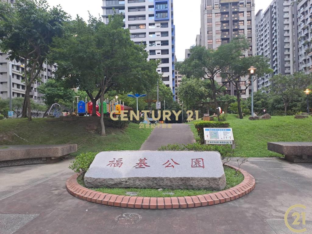 (009)新北產業園區三角窗金店面