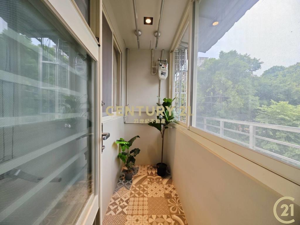 (143)雙捷運面公園2+1房