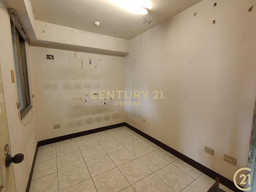 (301)岡山國小電梯邊間3房