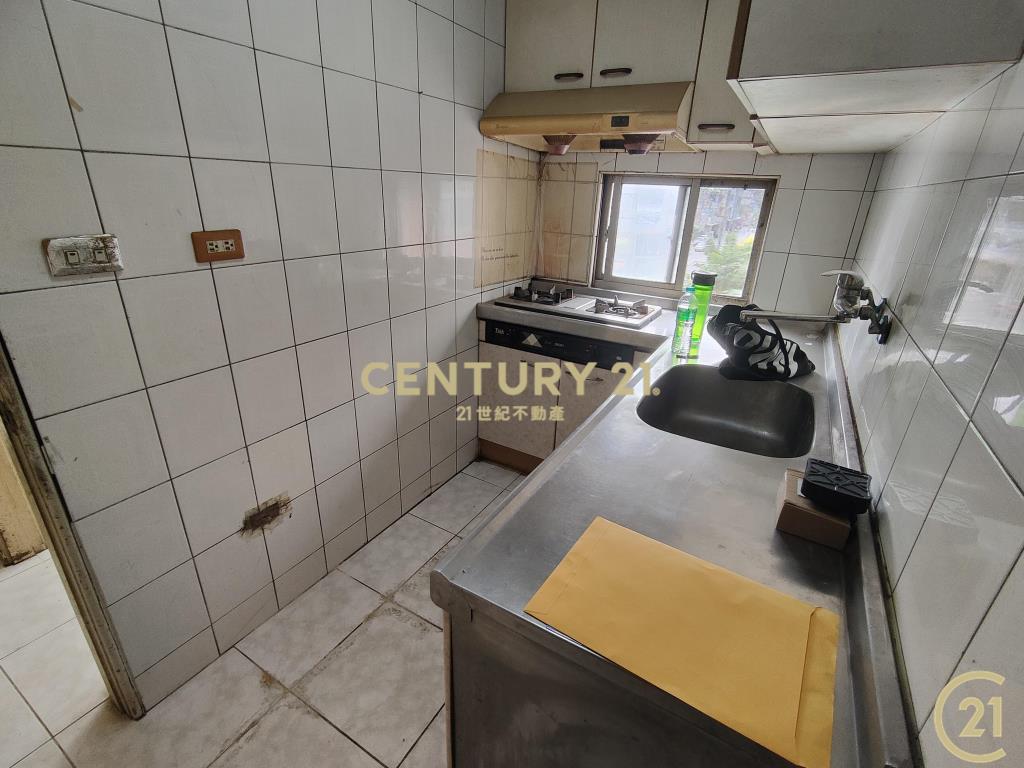 (301)岡山國小電梯邊間3房