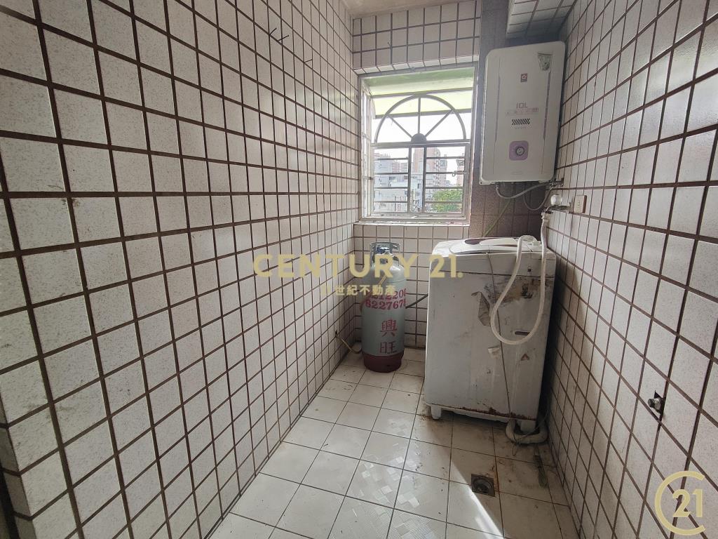 (301)岡山國小電梯邊間3房