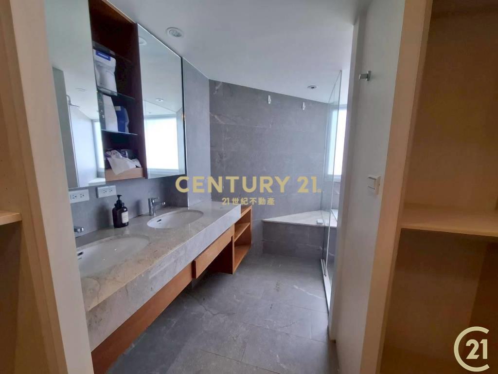 (161)家樂福邊間採光二房華廈