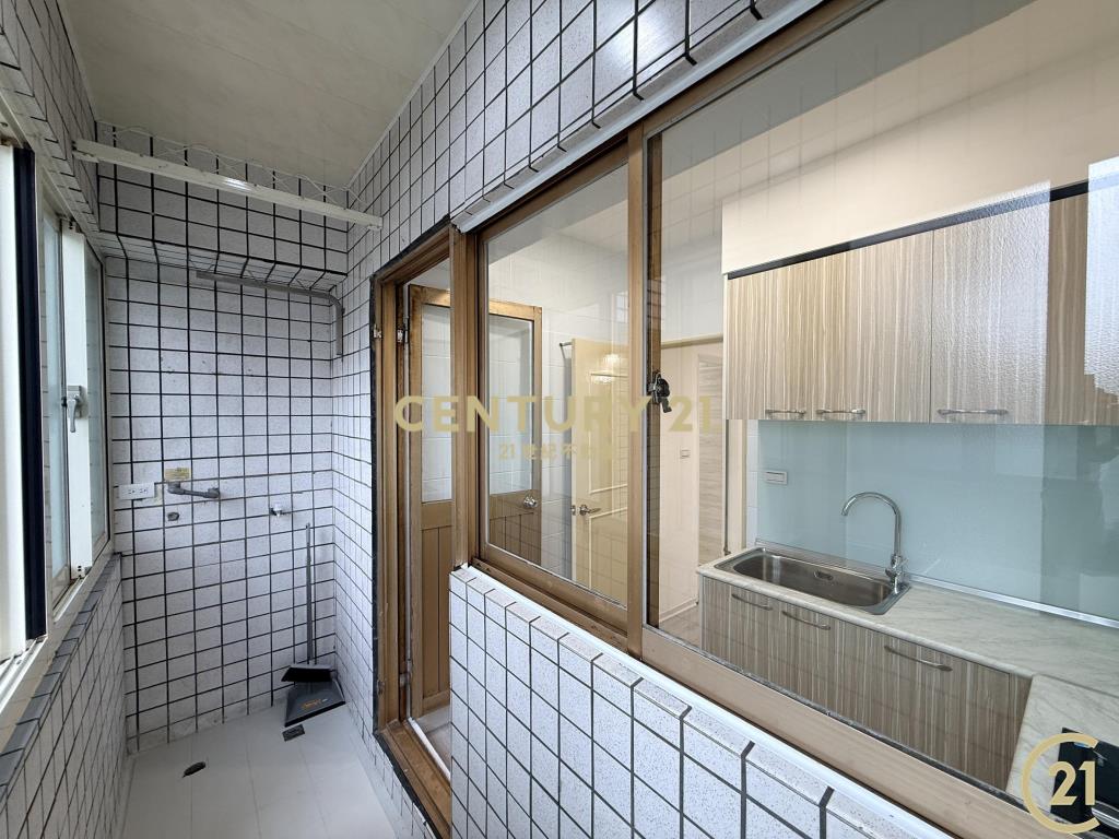 (214)龍安電梯3房