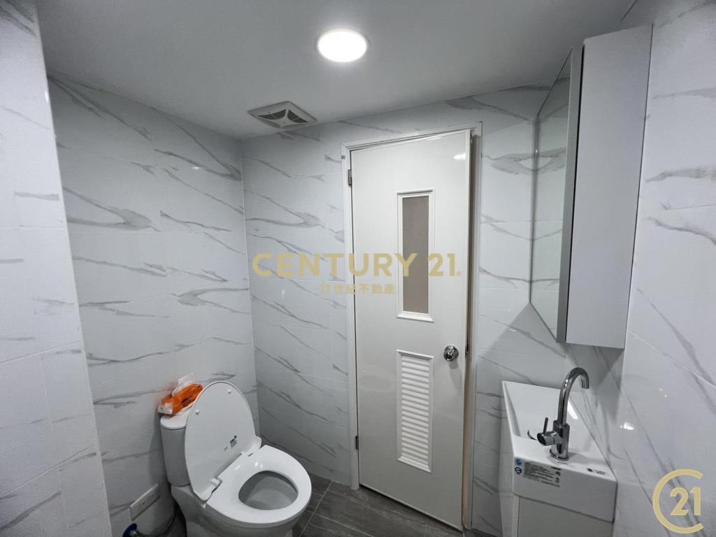 (084)世紀大樓美妝1+1