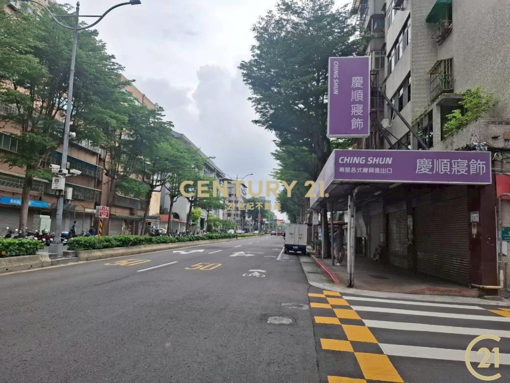 (229)萬大捷運莒光角間大面寬金店面
