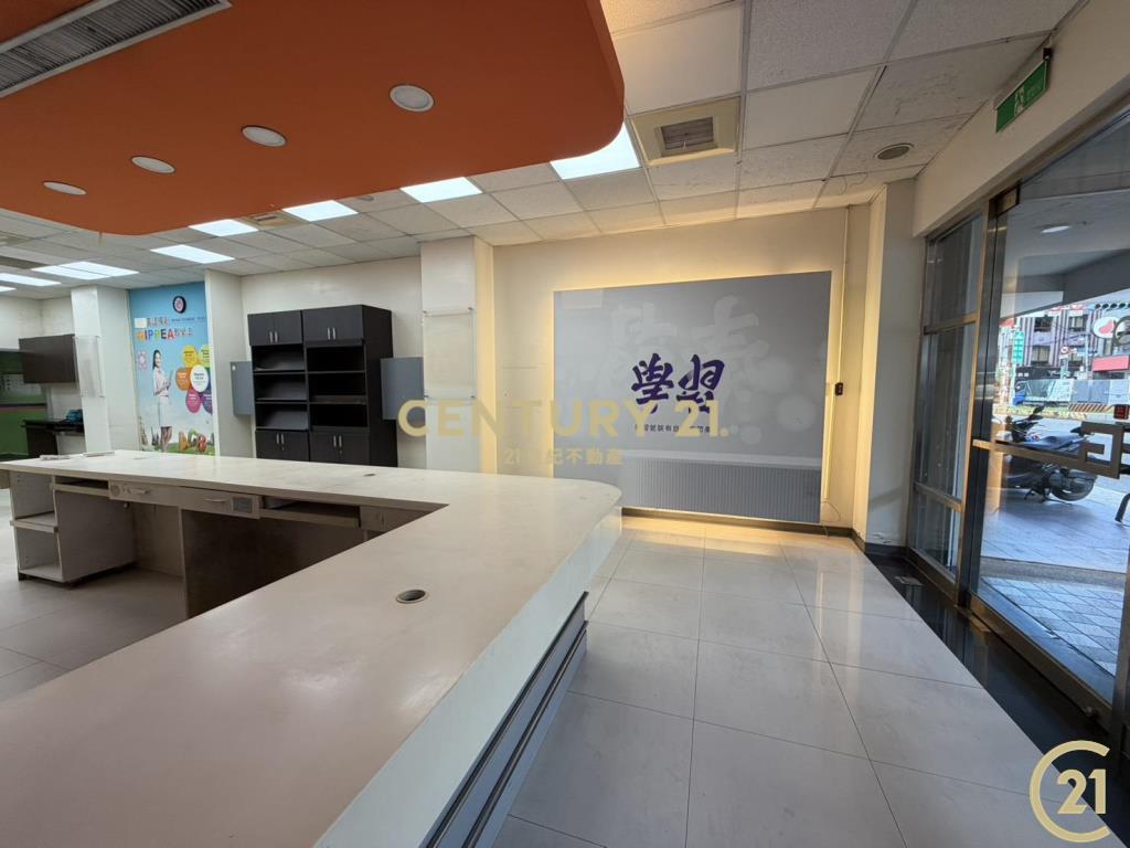 (09)捷運新莊站1樓金店面