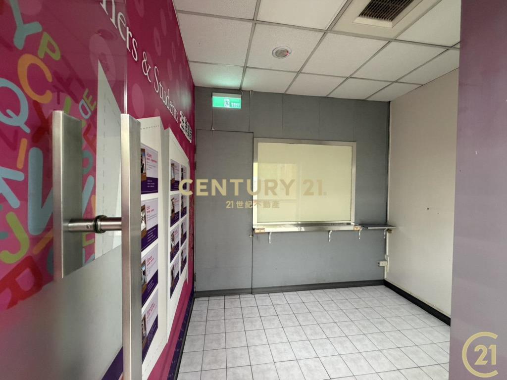 (09)捷運新莊站1樓金店面