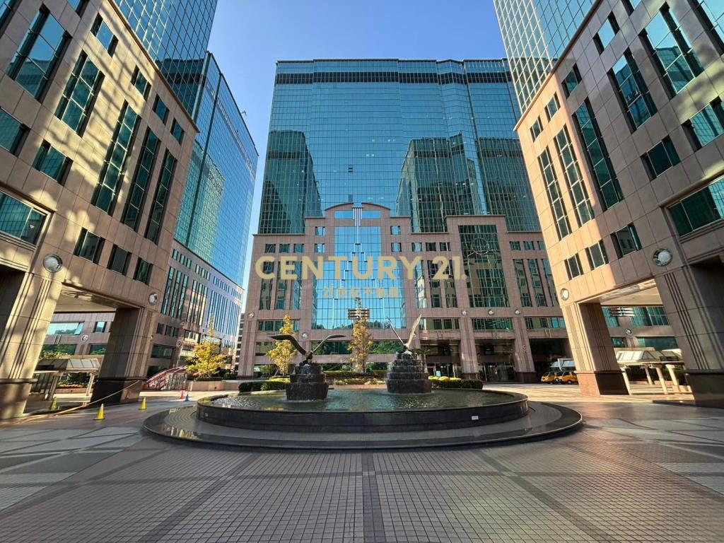 遠東世界中心廠辦雙車位