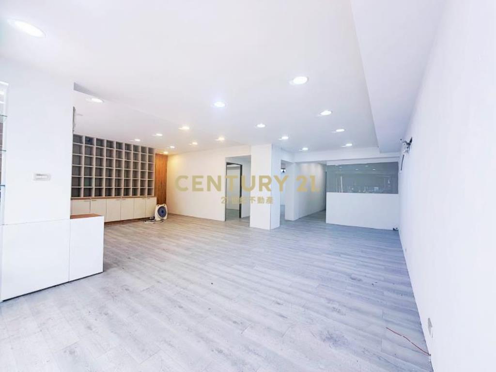 捷運文德站旁├6米9大面寬┤一樓店辦