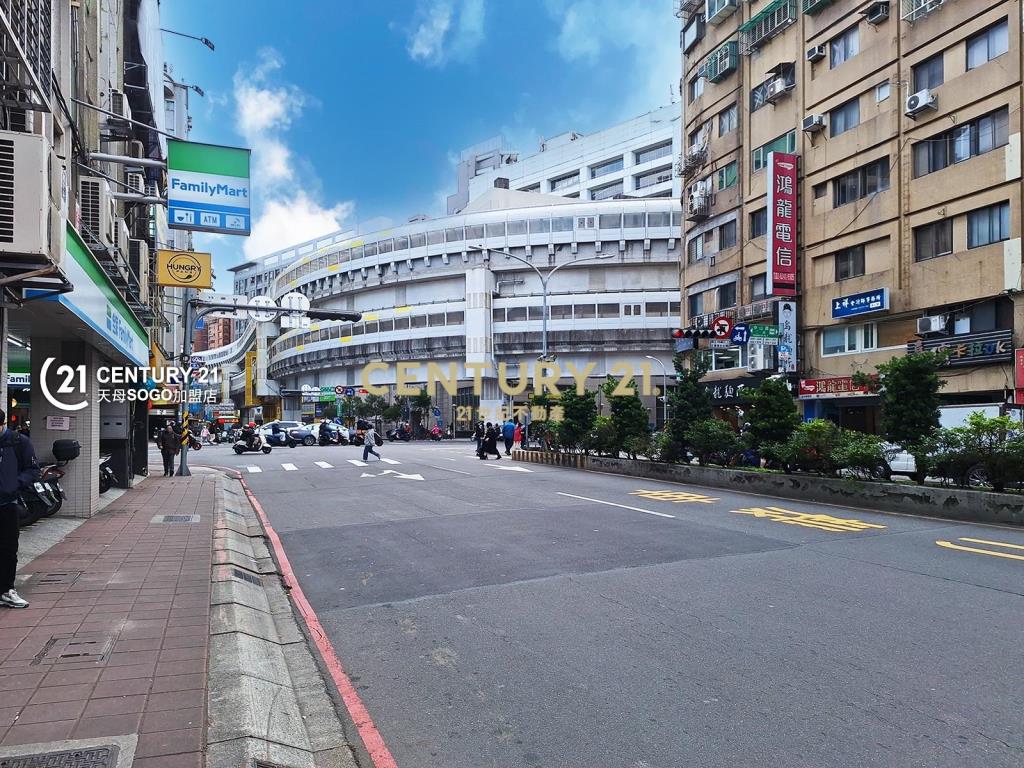 中和捷運金店面