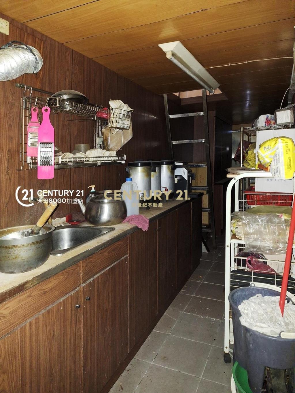 中和捷運金店面