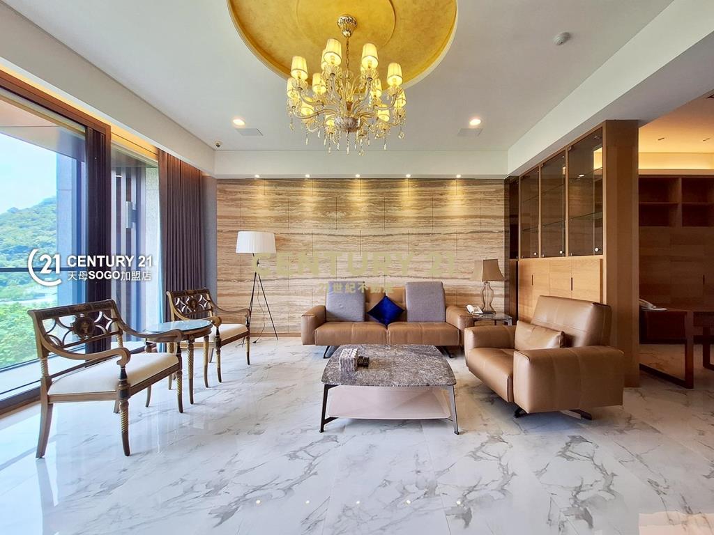 御陽明．峰巒疊翠．窗景如畫豪邸