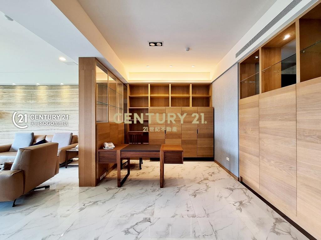 御陽明．峰巒疊翠．窗景如畫豪邸