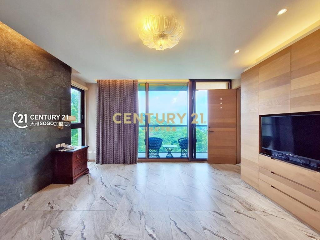 御陽明．峰巒疊翠．窗景如畫豪邸