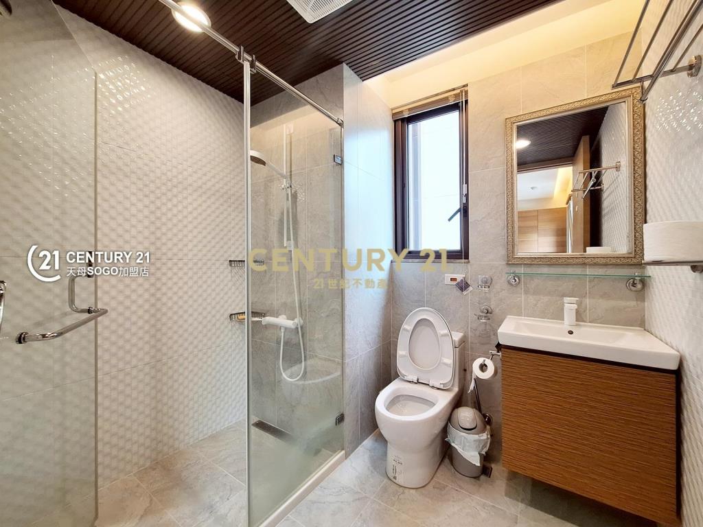 御陽明．峰巒疊翠．窗景如畫豪邸