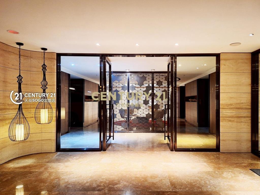 御陽明．峰巒疊翠．窗景如畫豪邸