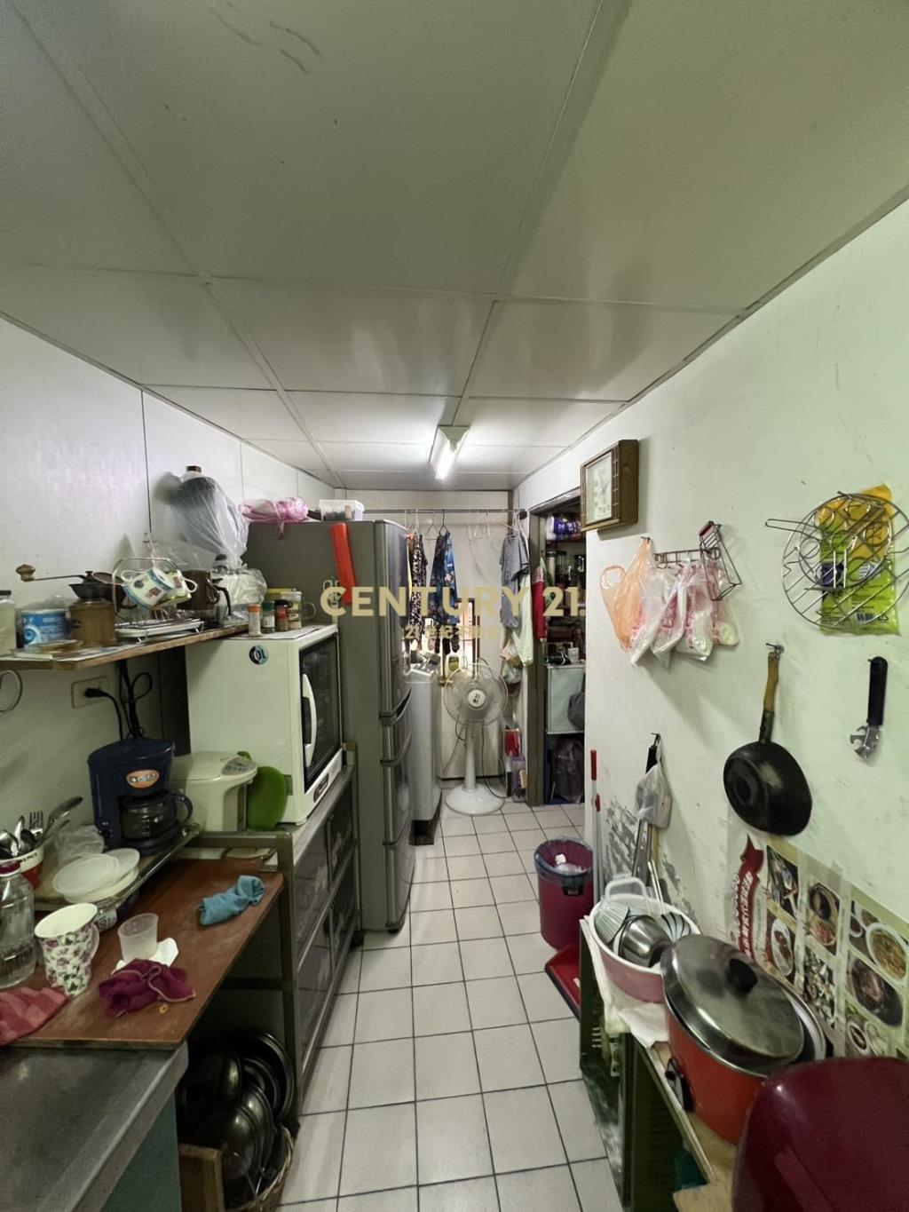 三重菜寮捷運邊間二樓