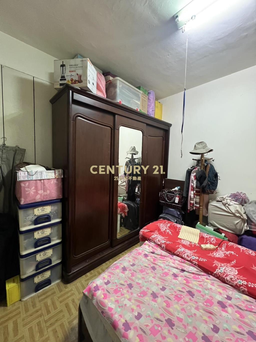 三重菜寮捷運邊間二樓