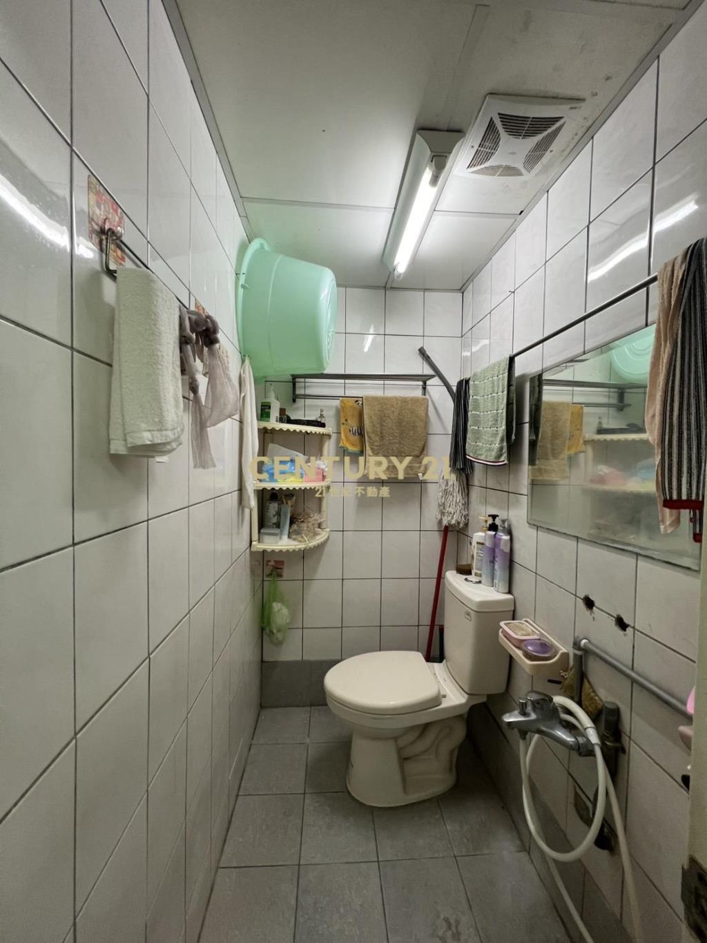 三重菜寮捷運邊間二樓