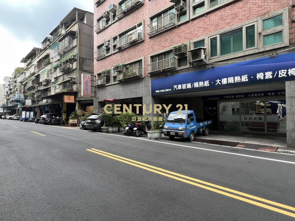 三重菜寮捷運邊間二樓