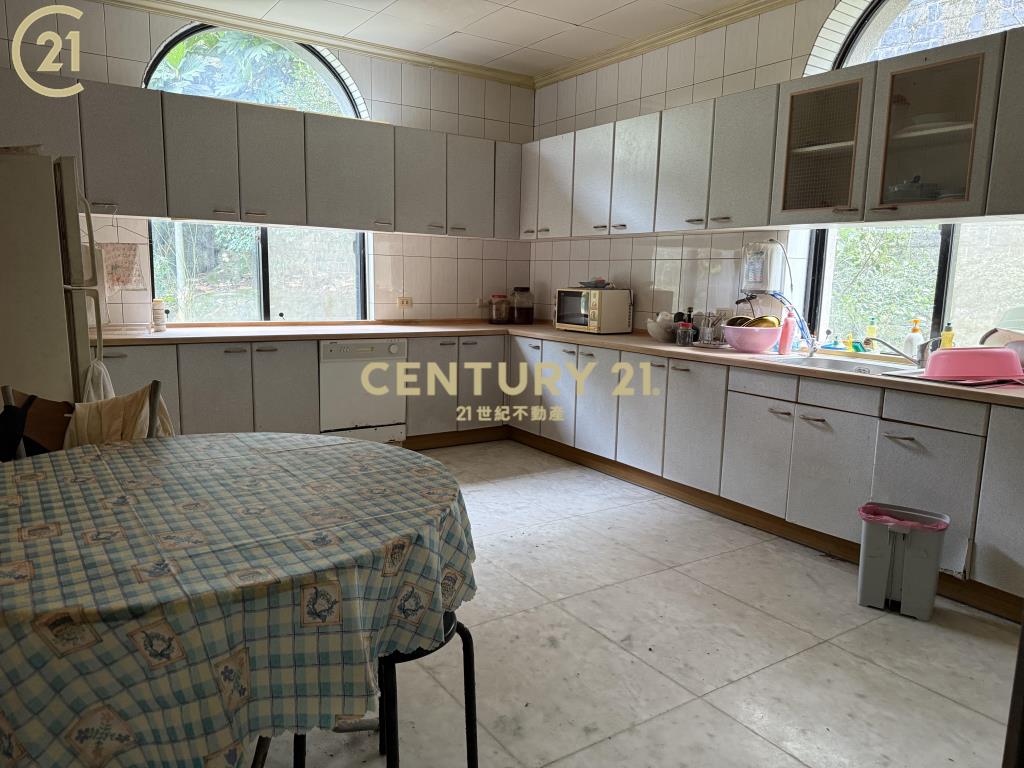 淡水泳池別墅千坪大土地