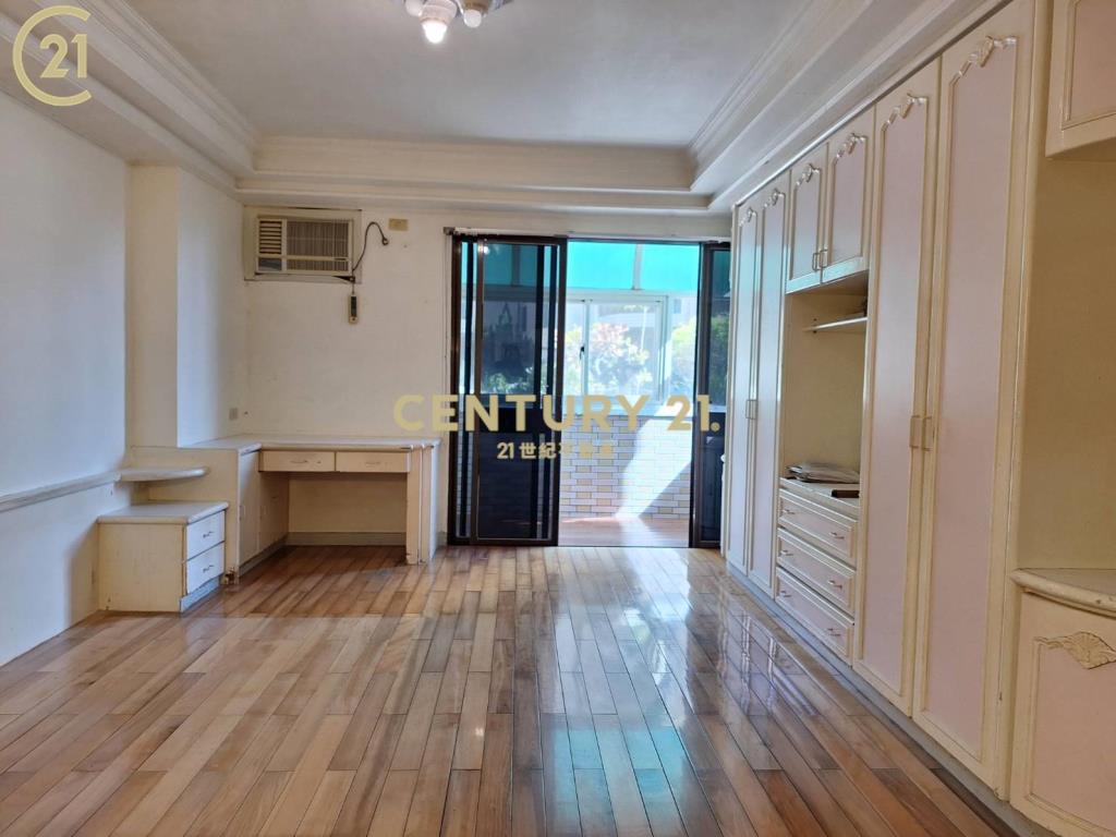 七段電梯邊間戶4房車