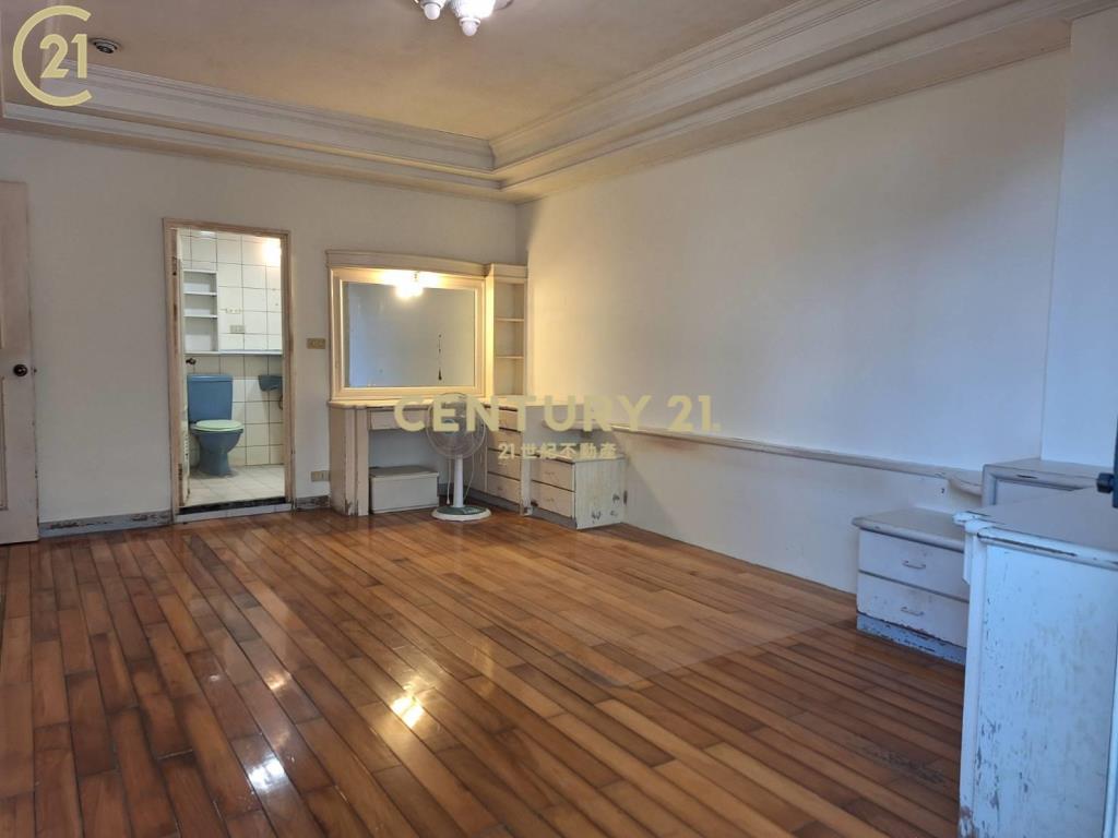 七段電梯邊間戶4房車