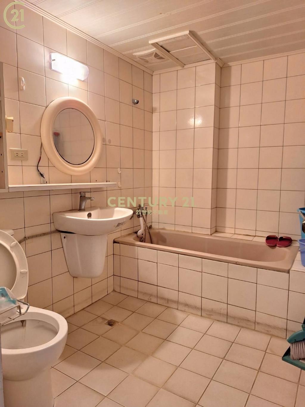 七段電梯邊間戶4房車