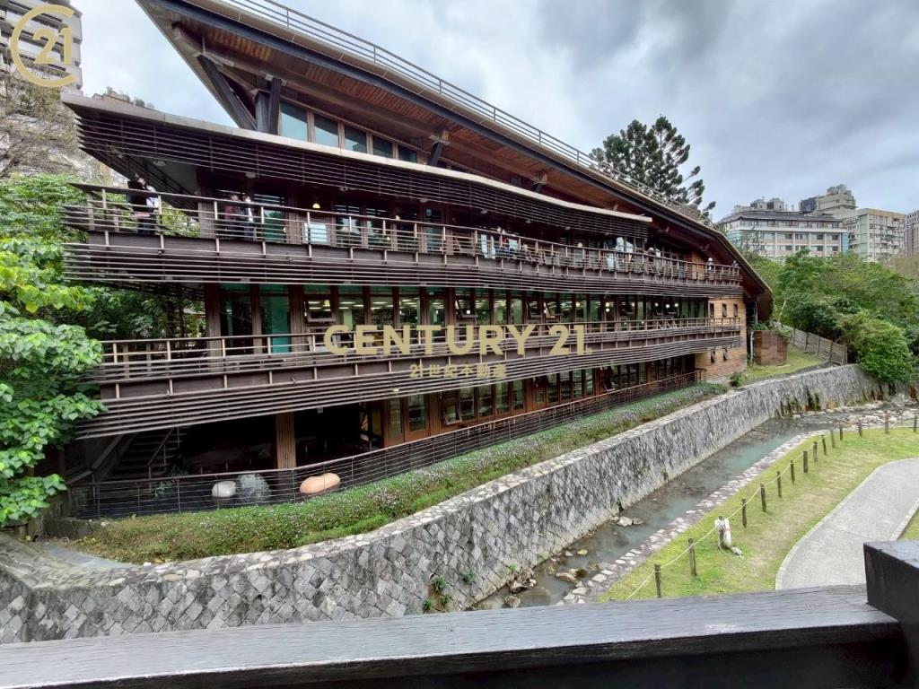 新北投捷運面公園都更一樓